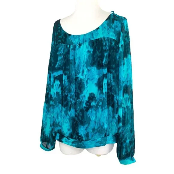 VINCE CAMUTO Boho Blouse Blue Print Dolman Sleeves NWT Size XS New with Tags - Picture 3 of 10